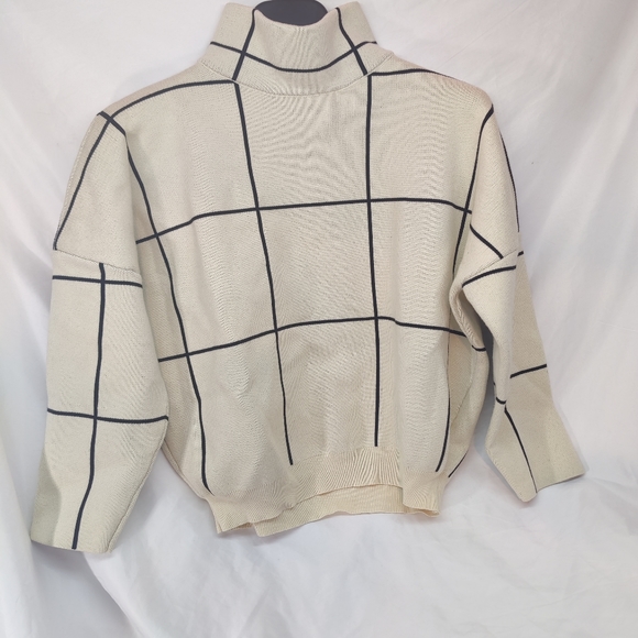 Chicwish turtleneck grid sweater - Picture 2 of 9